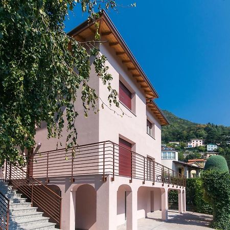 Villa Vittoria - The House Of Travelers تْشيرنوبيو المظهر الخارجي الصورة